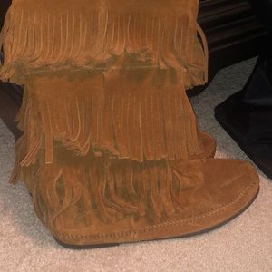 Winter boots with fridges